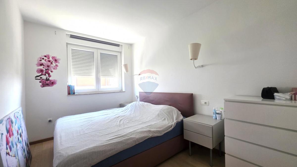  Istra, Novigrad – Prostorno družinsko stanovanje z razgledom na morje