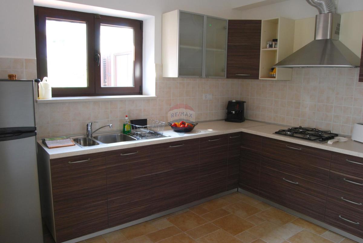 Hiša Nova Veruda, Pula, 200m2
