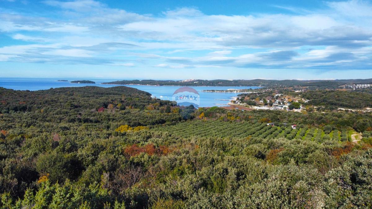 Stavbno zemljišče Rovinj, 2.000m2