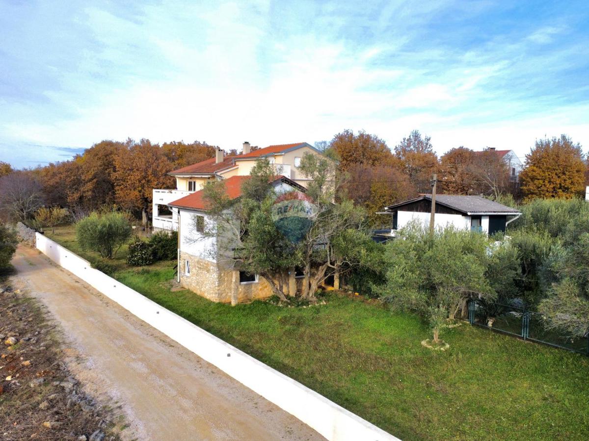 Krk, Linardići – Samostoječa hiša s projektom rekonstrukcije