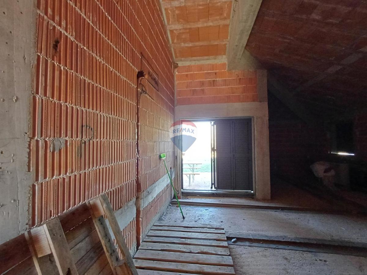 Hiša Veliki Vareški, Marčana, 450m2