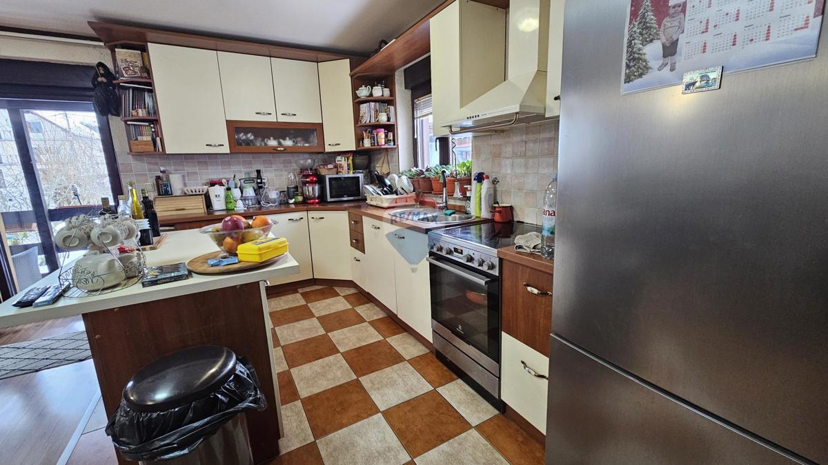 Stanovanje/Apartma Delnice, 829m2