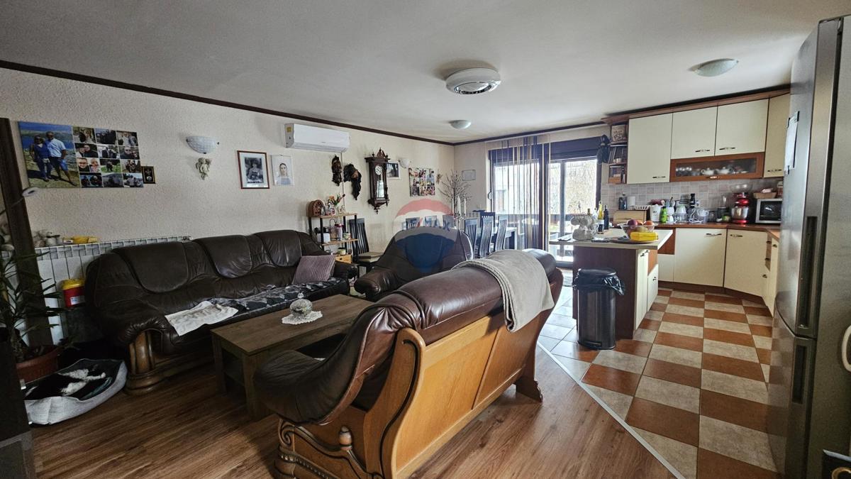 Stanovanje/Apartma Delnice, 829m2