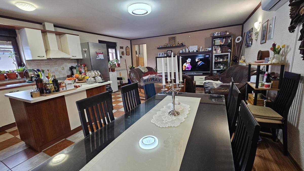 Stanovanje/Apartma Delnice, 829m2