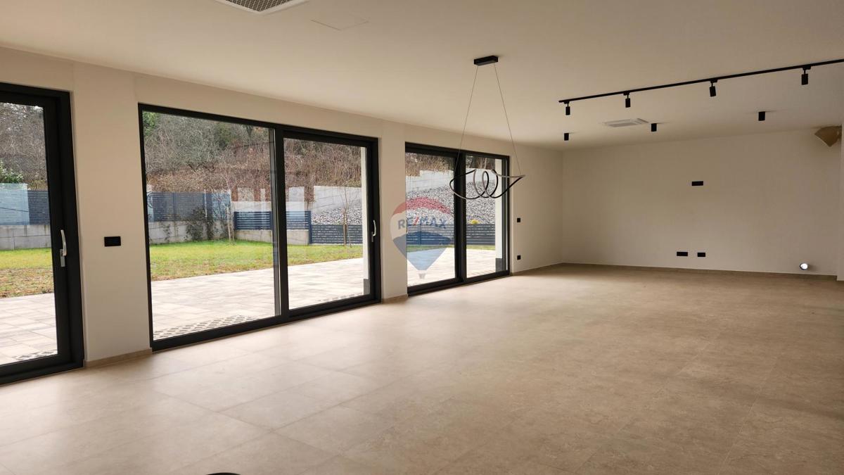 Hiša Donji Trpuci, Brezovica, 645m2