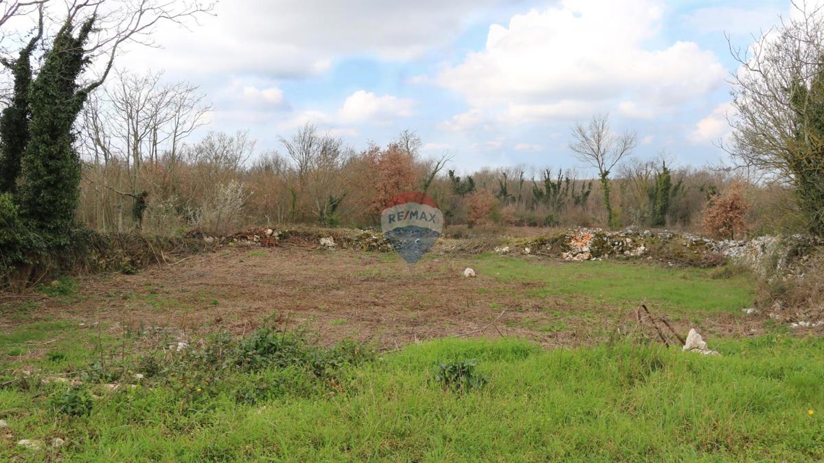 Stavbno zemljišče Tinjan, 605m2