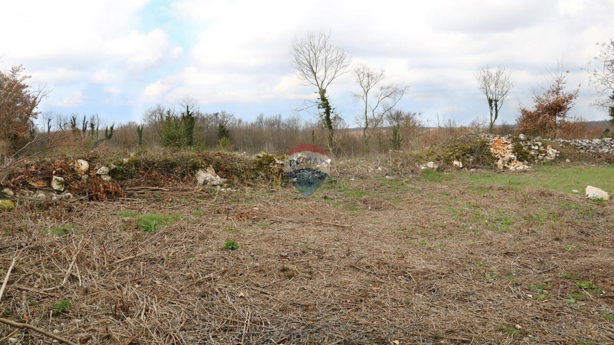 Stavbno zemljišče Tinjan, 605m2