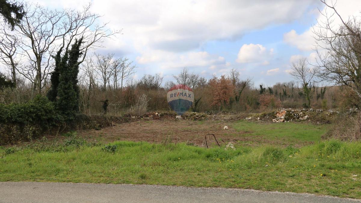 Stavbno zemljišče Tinjan, 605m2