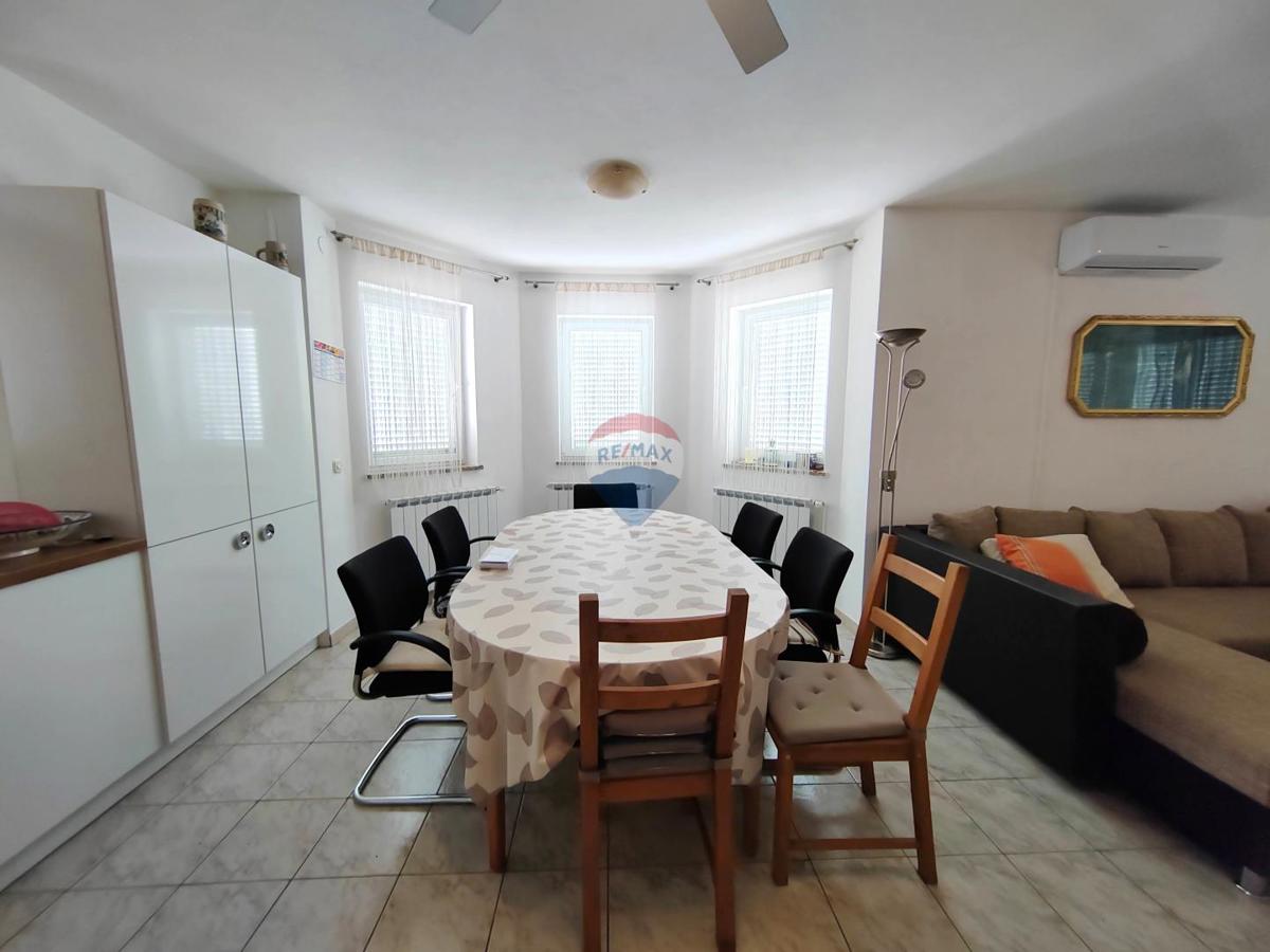 Hiša Malinska, Malinska-Dubašnica, 243m2