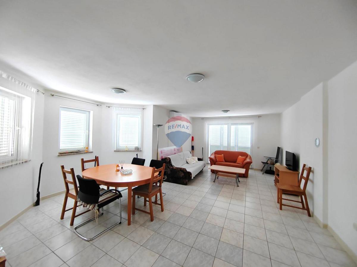 Hiša Malinska, Malinska-Dubašnica, 243m2