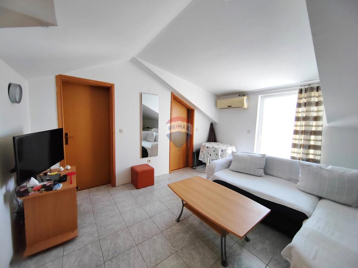 Hiša Malinska, Malinska-Dubašnica, 243m2