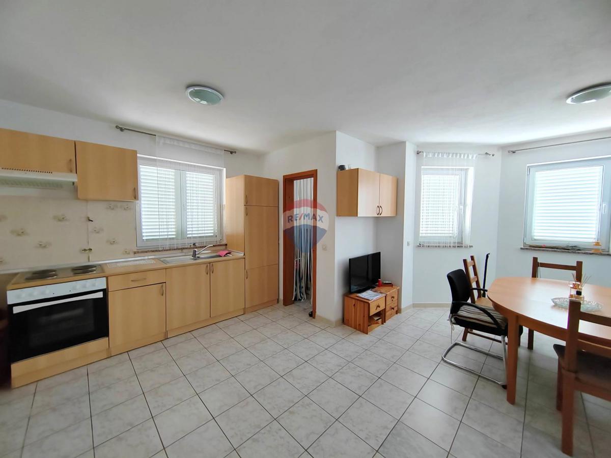 Hiša Malinska, Malinska-Dubašnica, 243m2