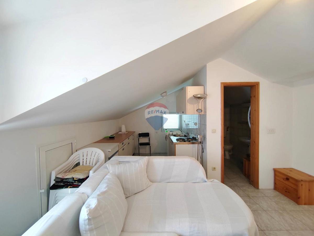 Hiša Malinska, Malinska-Dubašnica, 243m2