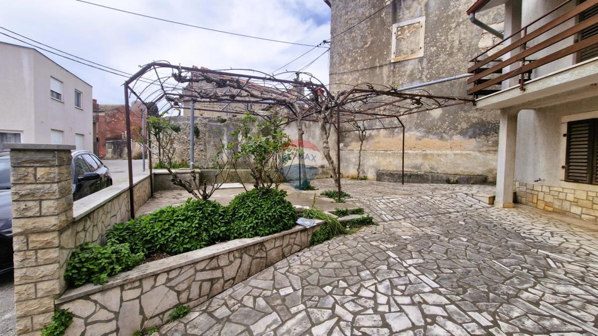 Hiša Marčana, 180m2