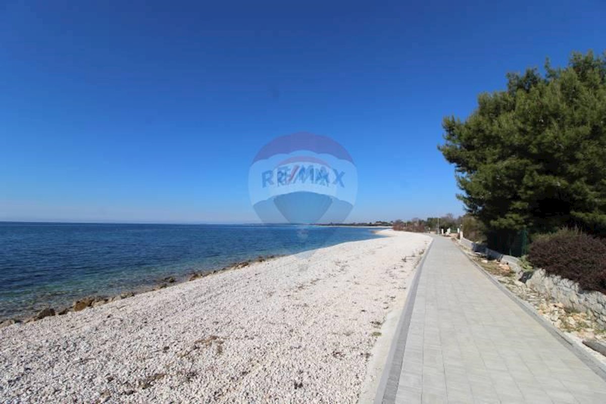 Stavbno zemljišče Fažana, 663m2