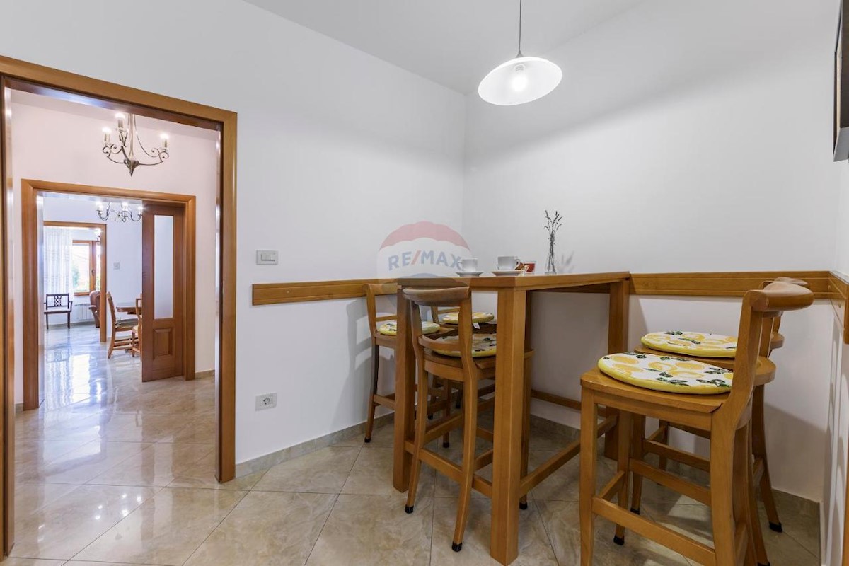 Hiša Medulin, 400m2