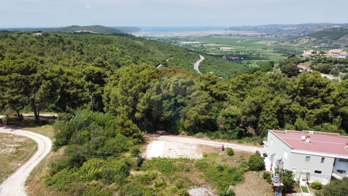 ISTRA, KAŠTEL - Gradbeno zemljišče 883 m2 s pogledom na morje!