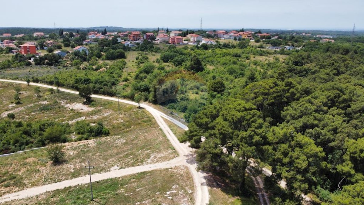 ISTRA, KAŠTEL - Gradbeno zemljišče 883 m2 s pogledom na morje!