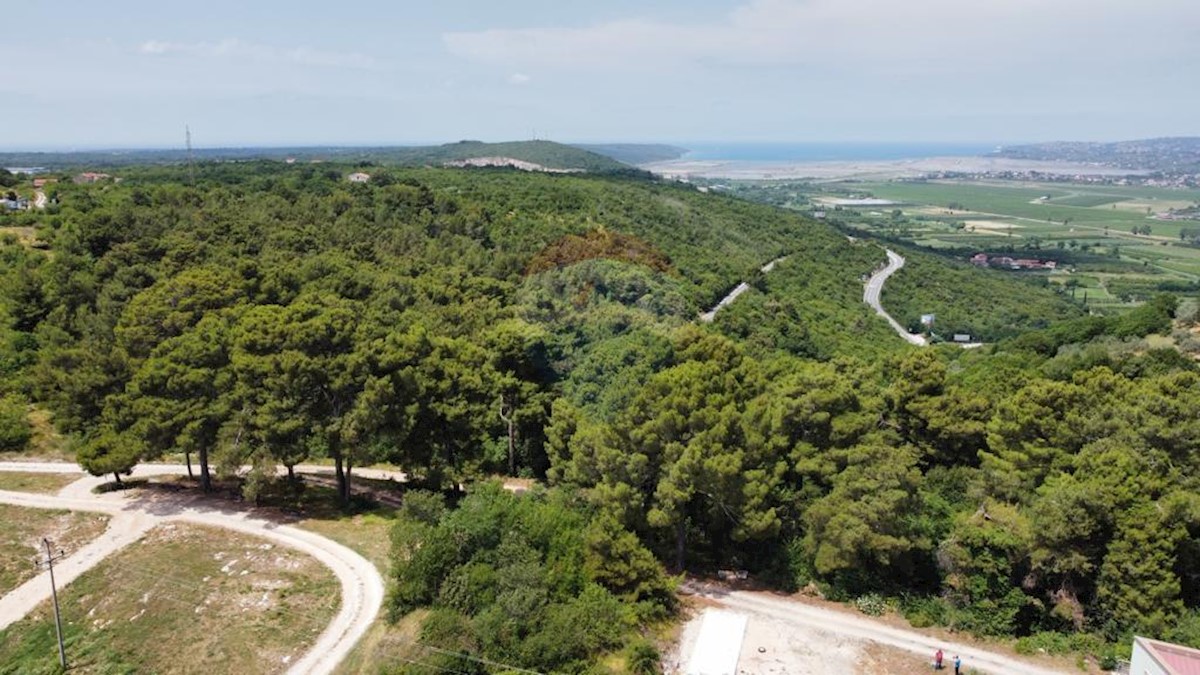 ISTRA, KAŠTEL - Gradbeno zemljišče 883 m2 s pogledom na morje!