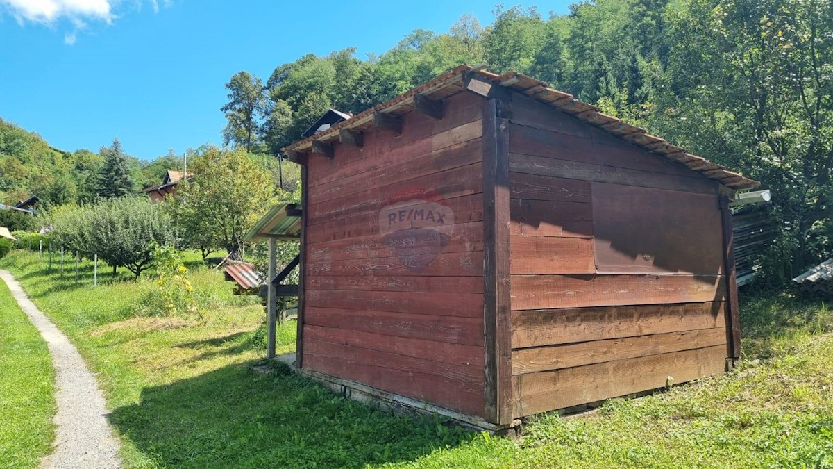 Stavbno zemljišče Donja Stubica, 885m2