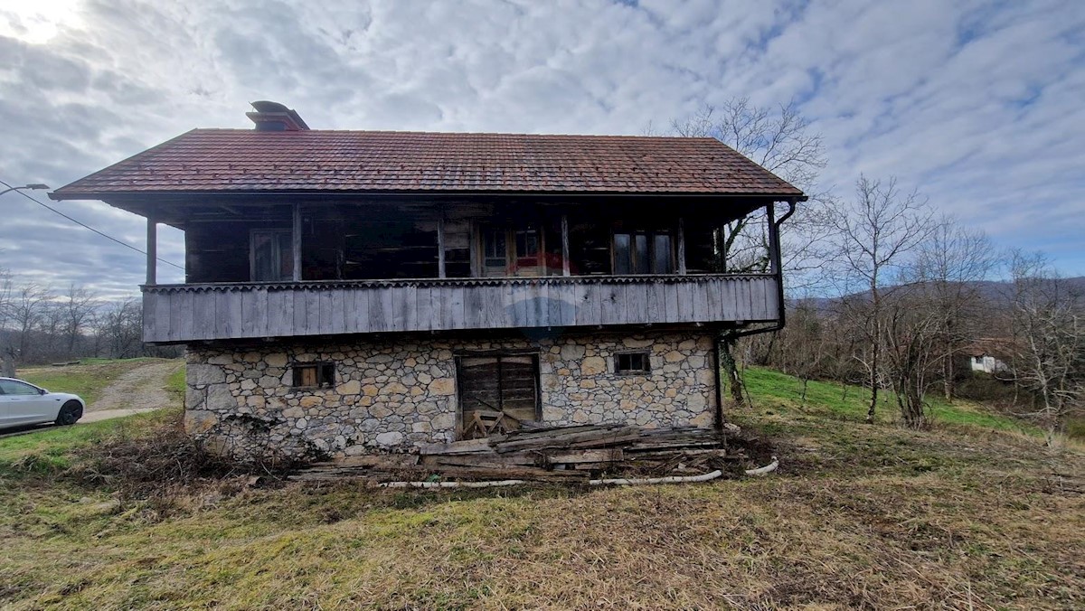 Hiša Martinski Vrh, Ribnik, 200m2