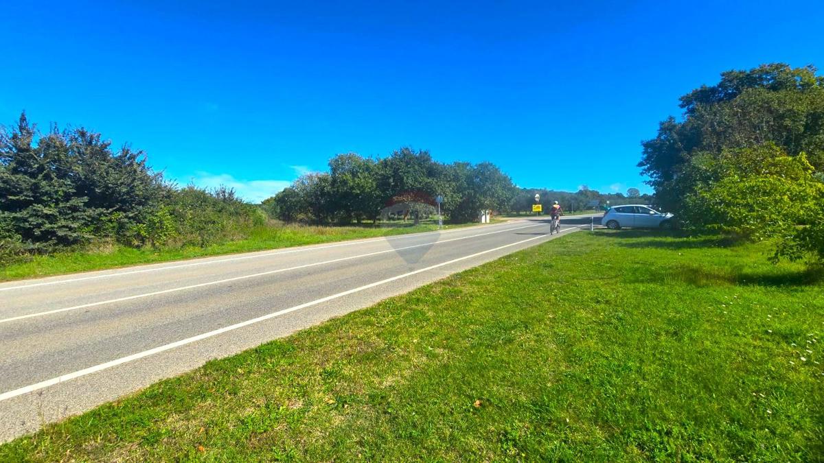 Stavbno zemljišče Rovinj, 2.400m2