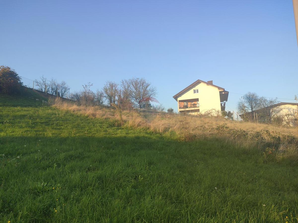 Stavbno zemljišče Švarča, Karlovac, 1.378m2