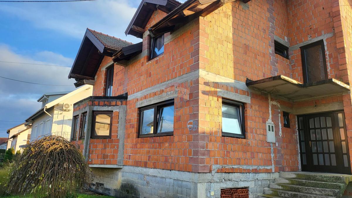Hiša Gornje Rakarje, Velika Gorica, 378m2