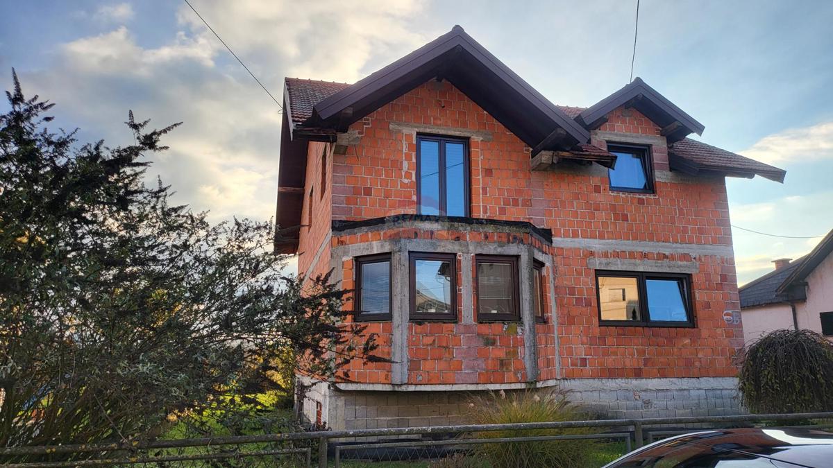 Hiša Gornje Rakarje, Velika Gorica, 378m2