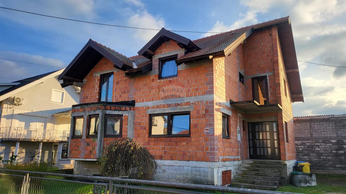 Hiša Gornje Rakarje, Velika Gorica, 378m2