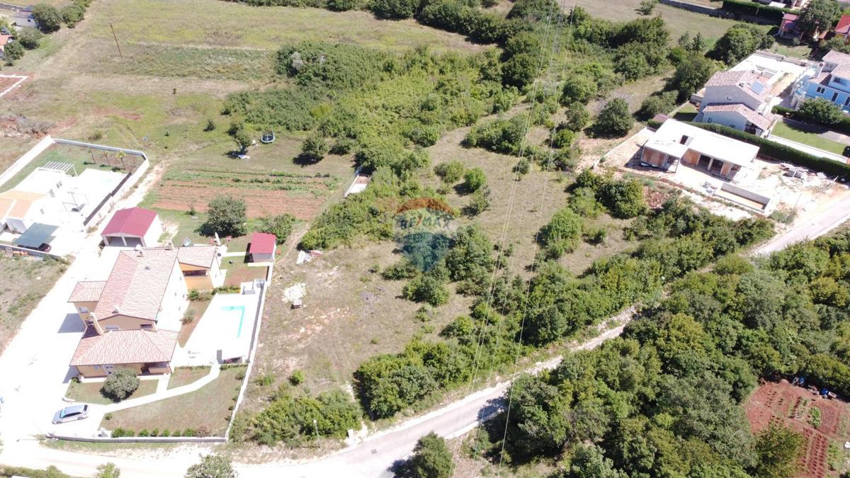 Stavbno zemljišče Šorići, Kanfanar, 537m2