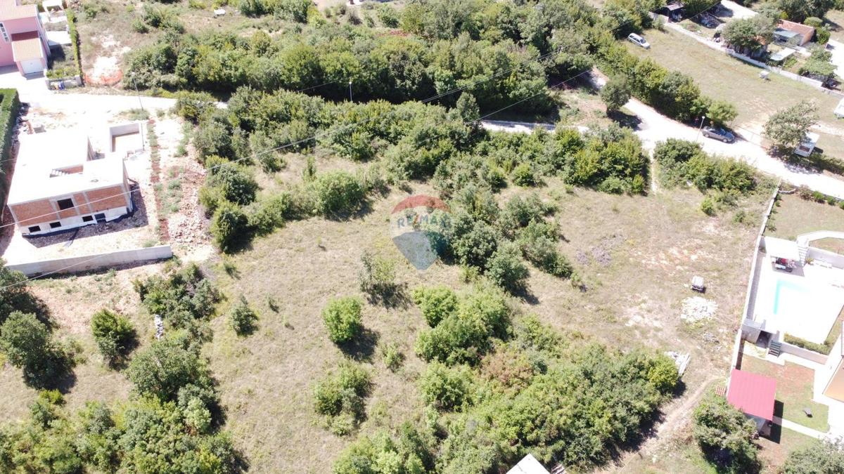 Stavbno zemljišče Šorići, Kanfanar, 537m2