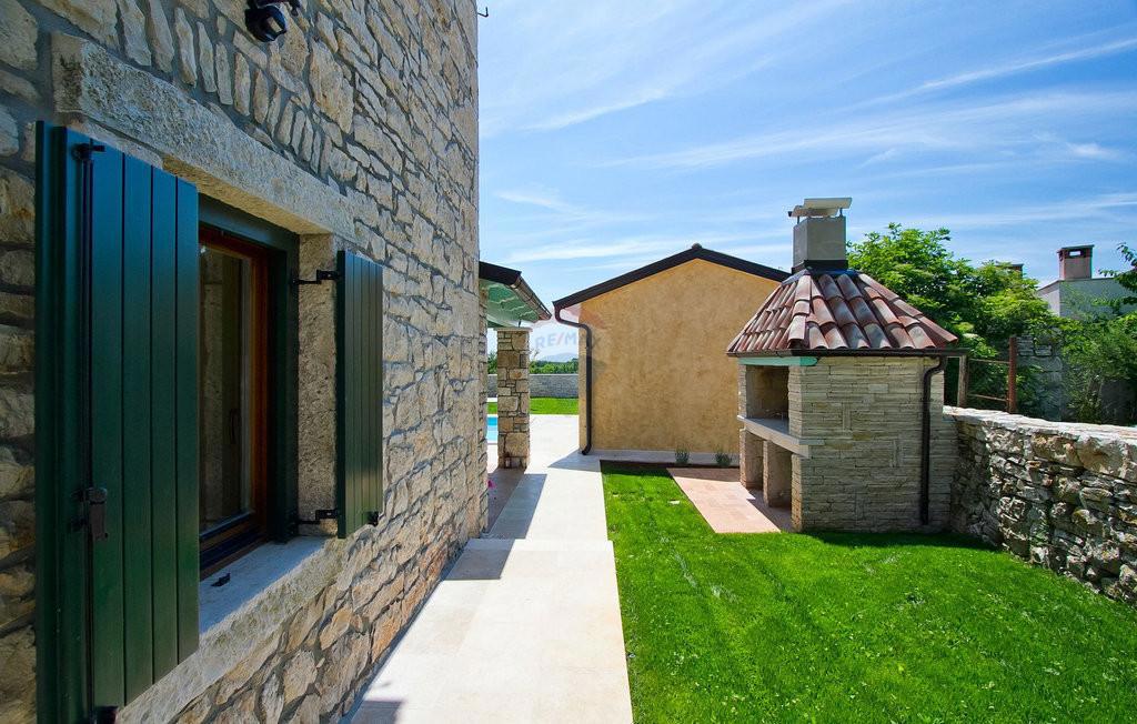 Hiša Kringa, Tinjan, 250m2