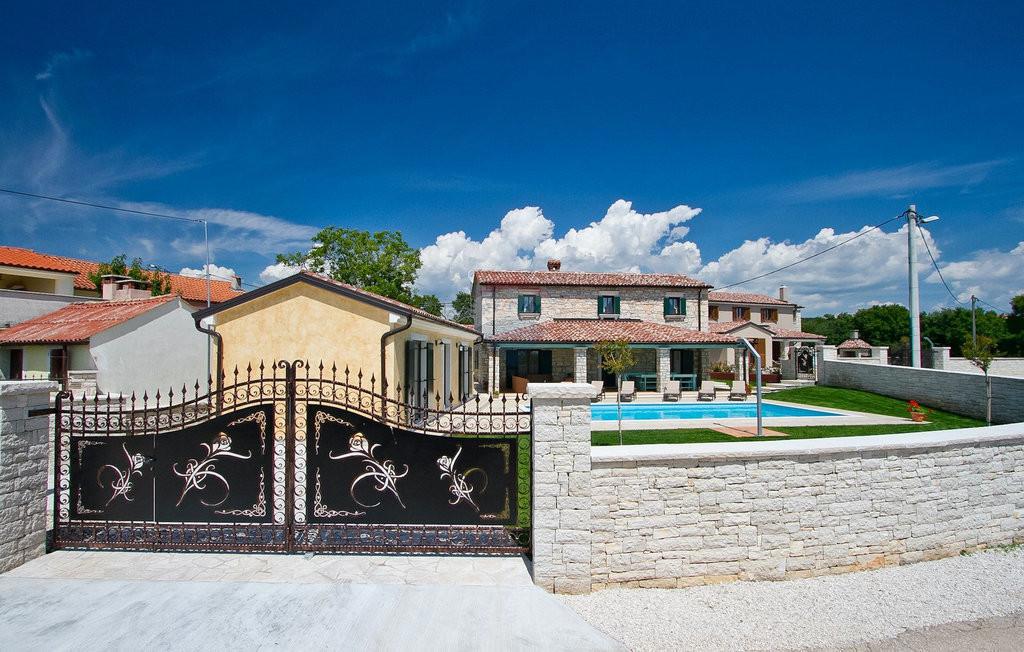 Hiša Kringa, Tinjan, 250m2