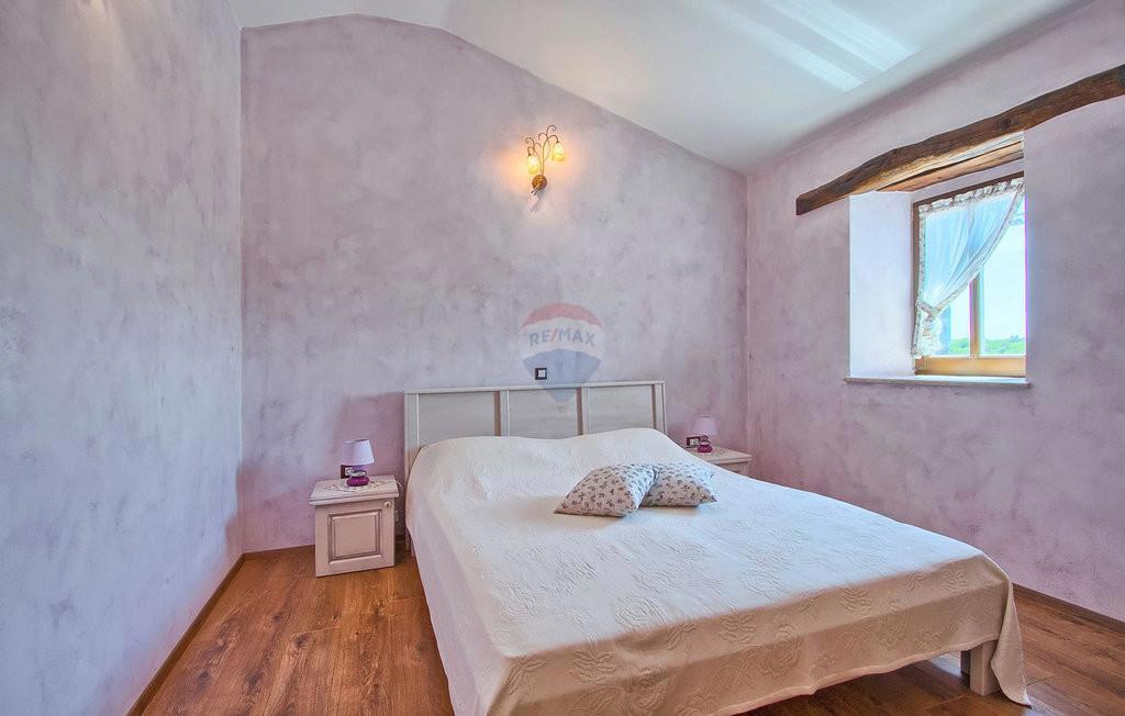 Hiša Kringa, Tinjan, 250m2