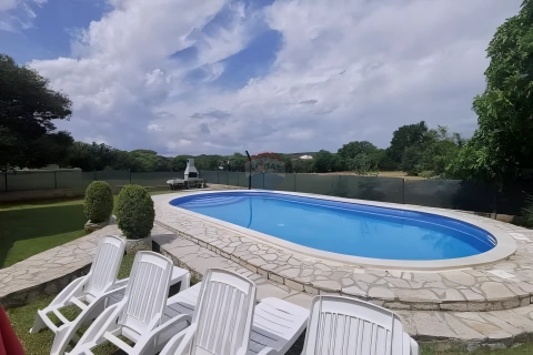 Hiša Veli vrh, Pula, 212m2