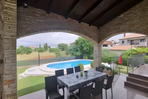 Hiša Veli vrh, Pula, 212m2