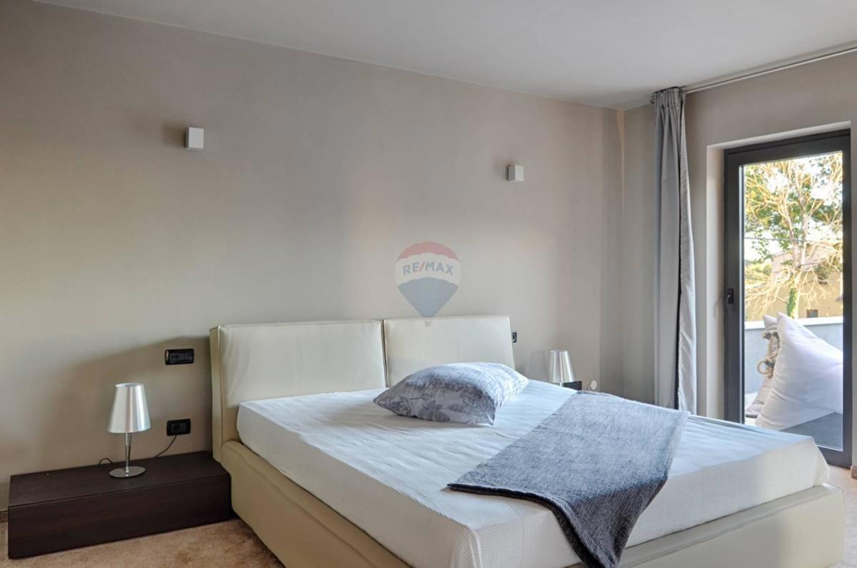 Hiša Poreč okolica, Poreč, 375m2