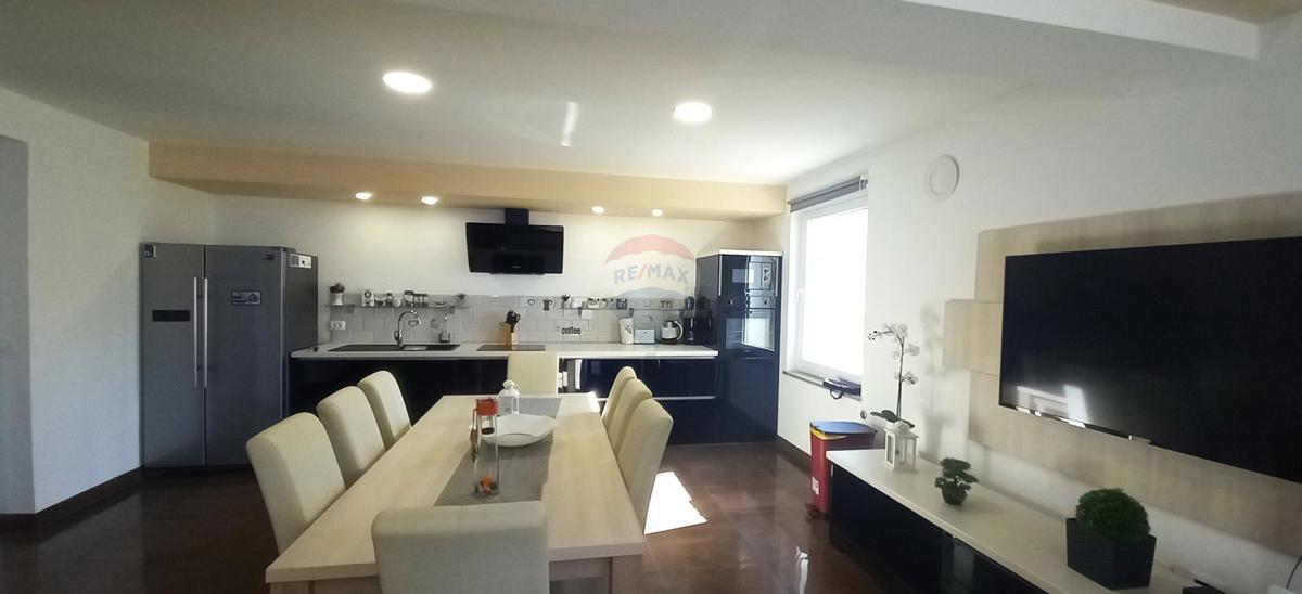 Hiša Boškari, Svetvinčenat, 220m2