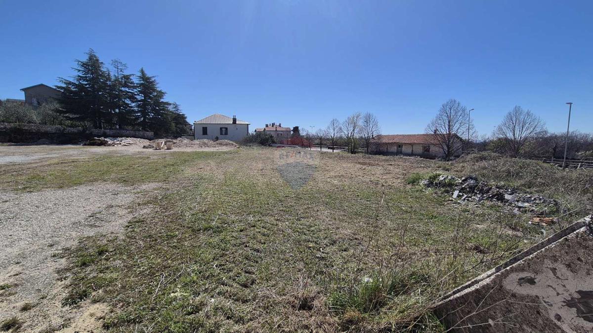 Stavbno zemljišče Kanfanar, 880m2