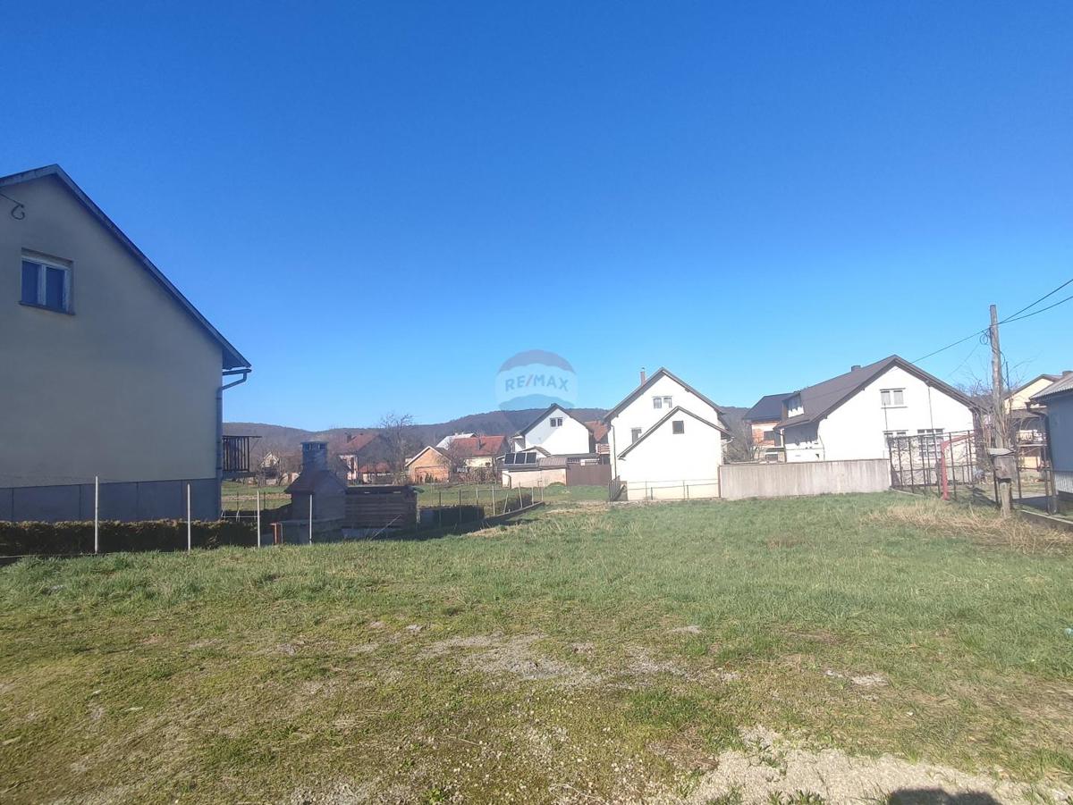 Stavbno zemljišče Ogulin, 724m2