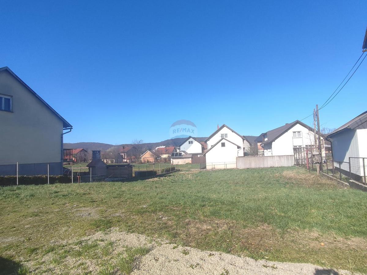 Stavbno zemljišče Ogulin, 724m2