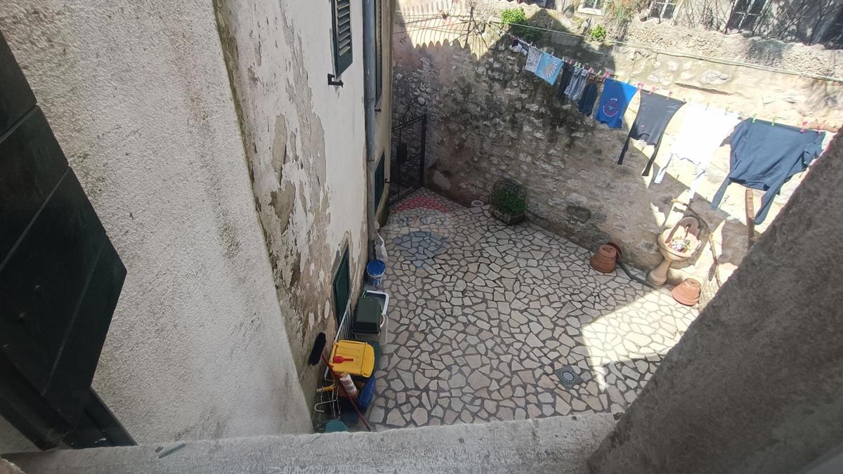Hiša Rovinj, 79m2