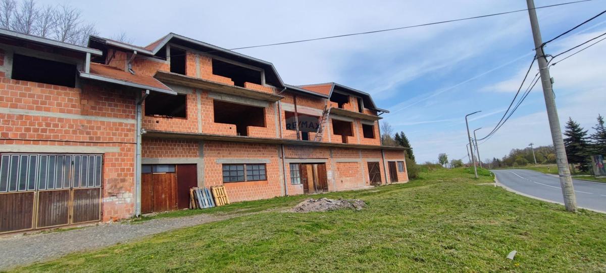 Hiša Obrež Zelinski, Sveti Ivan Zelina, 840m2