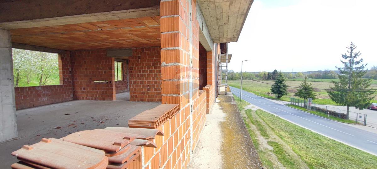 Hiša Obrež Zelinski, Sveti Ivan Zelina, 840m2
