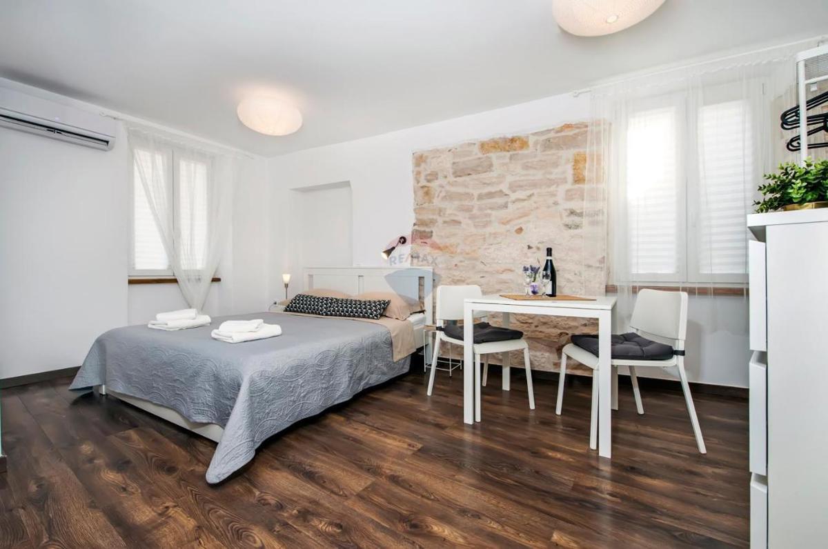 Istra, Rovinj, 2 garsonjeri v centru, mirna ulica, blizu morja