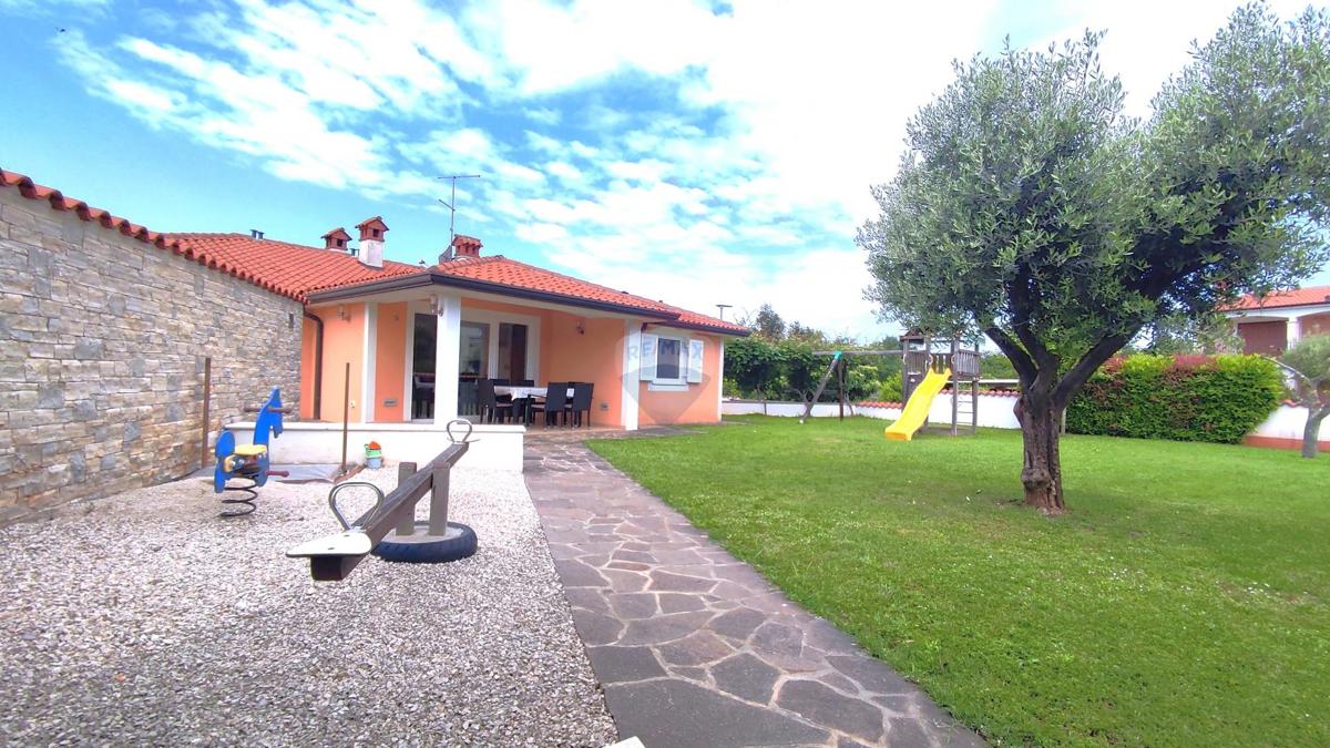 Hiša Lovrečica, Umag, 245m2