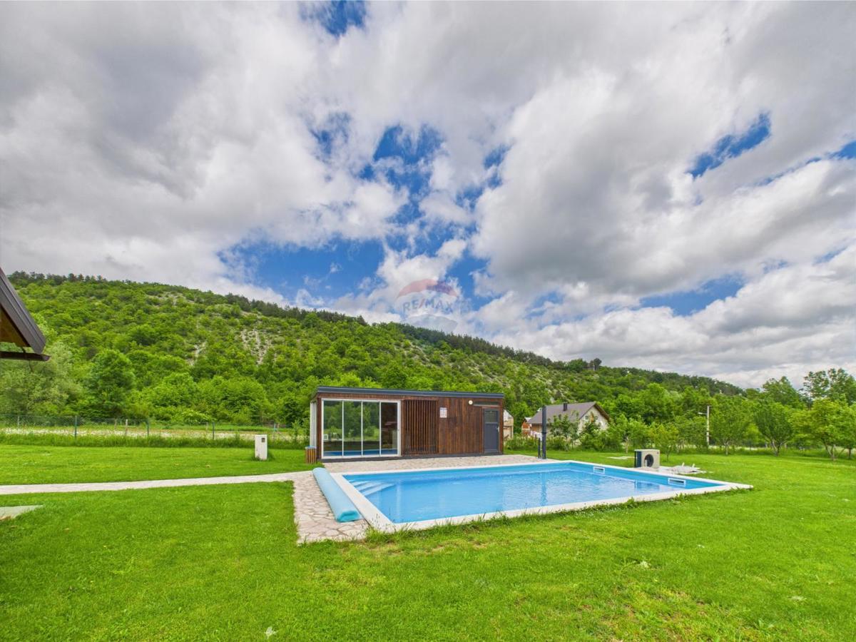 Hiša Centar, Gospić, 290m2