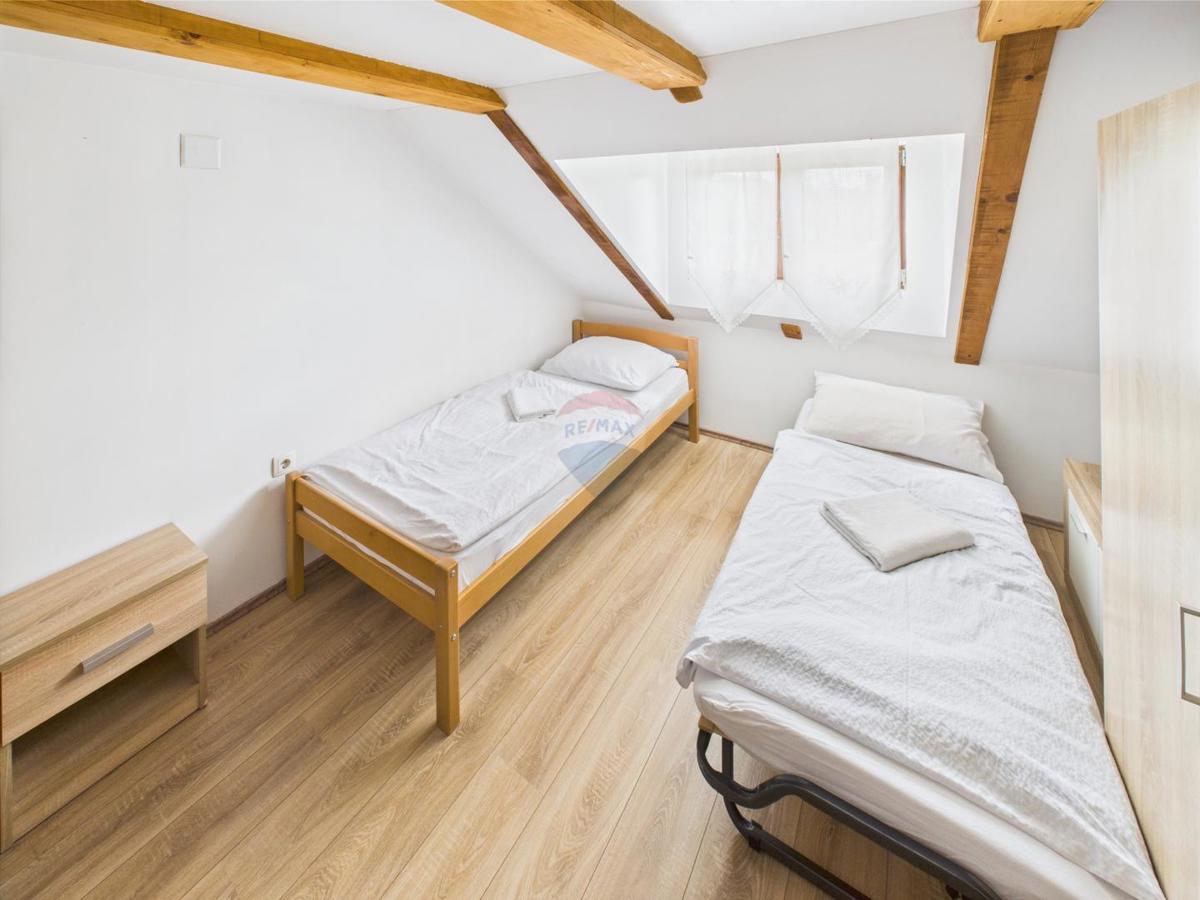 Hiša Centar, Gospić, 290m2