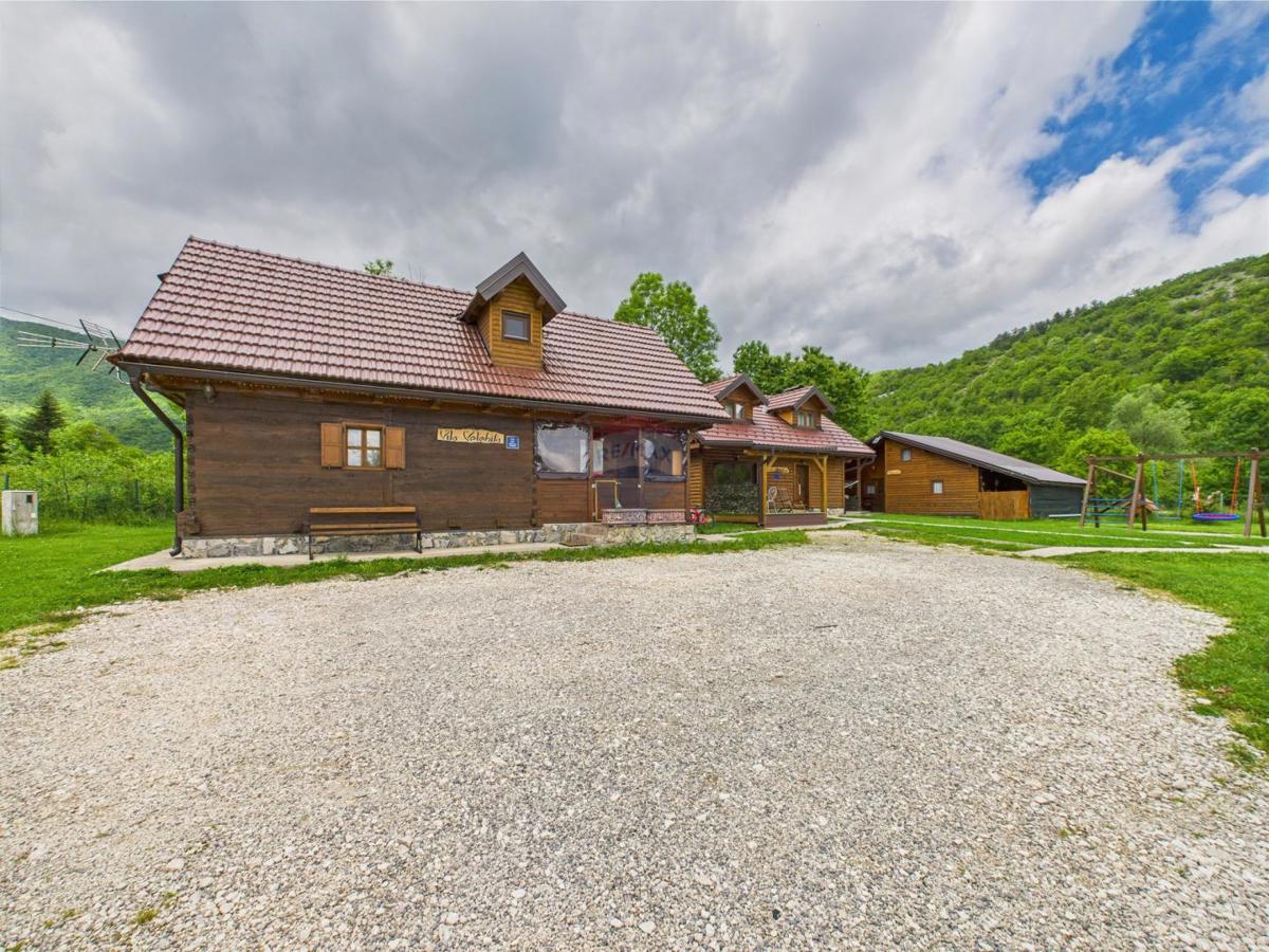 Hiša Centar, Gospić, 290m2